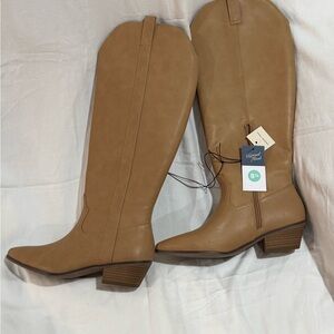 Universal Thread Women’s Tan Knee High Memory Foam Faux Leather Boots Sizes 8.5